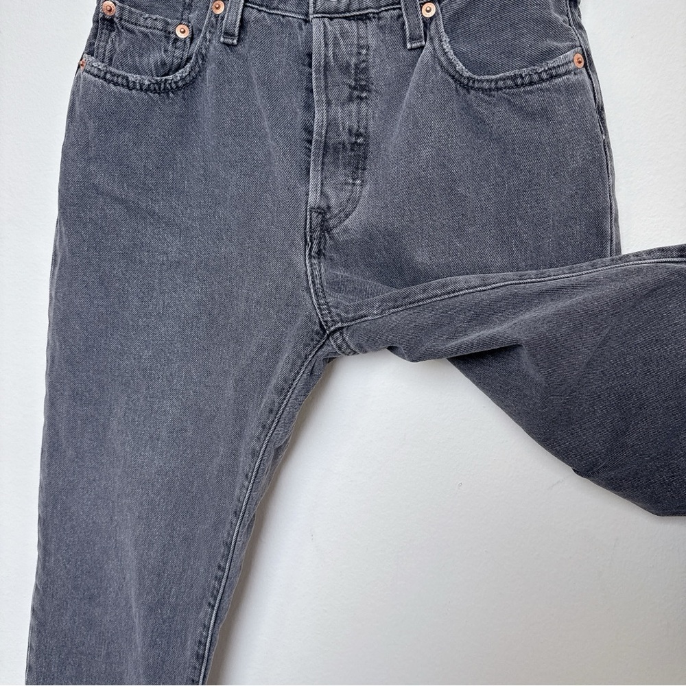 Levi's Womens 25 501 Crop Raw Hem Gray Wash Jeans - Picture 7 of 15